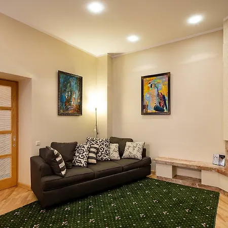 Kalnina Quiet In City Center Apartment