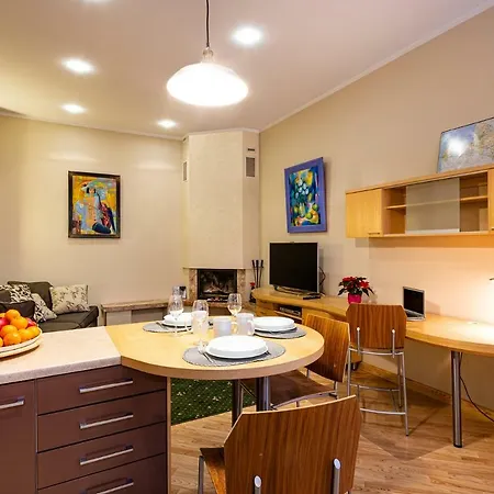 Kalnina Quiet In City Center Apartment