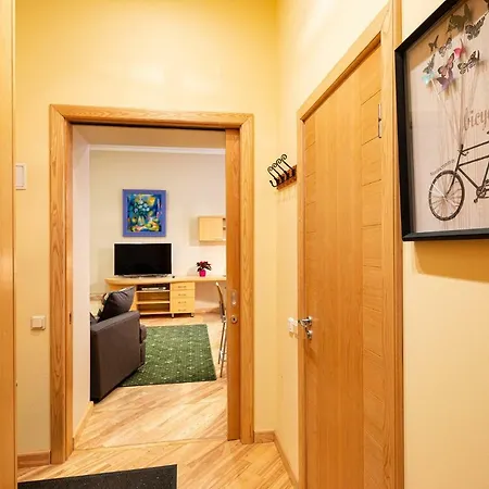 Kalnina Quiet In City Center Apartment