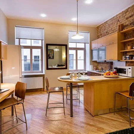 Kalnina Quiet In City Center Apartment Riga