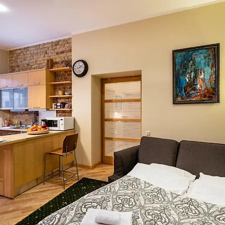 Kalnina Quiet In City Center Apartment Riga
